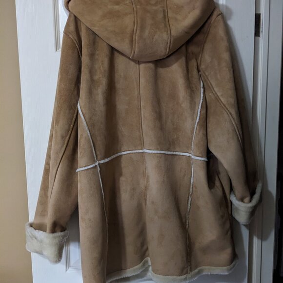 Like new Sheepskin look jacket - Picture 2 of 5